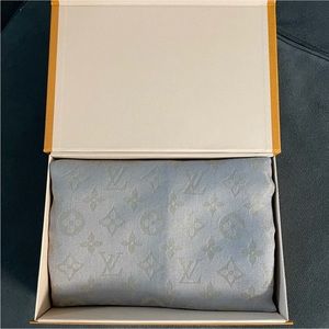 Louis Vuitton Monogram Shine Shawl